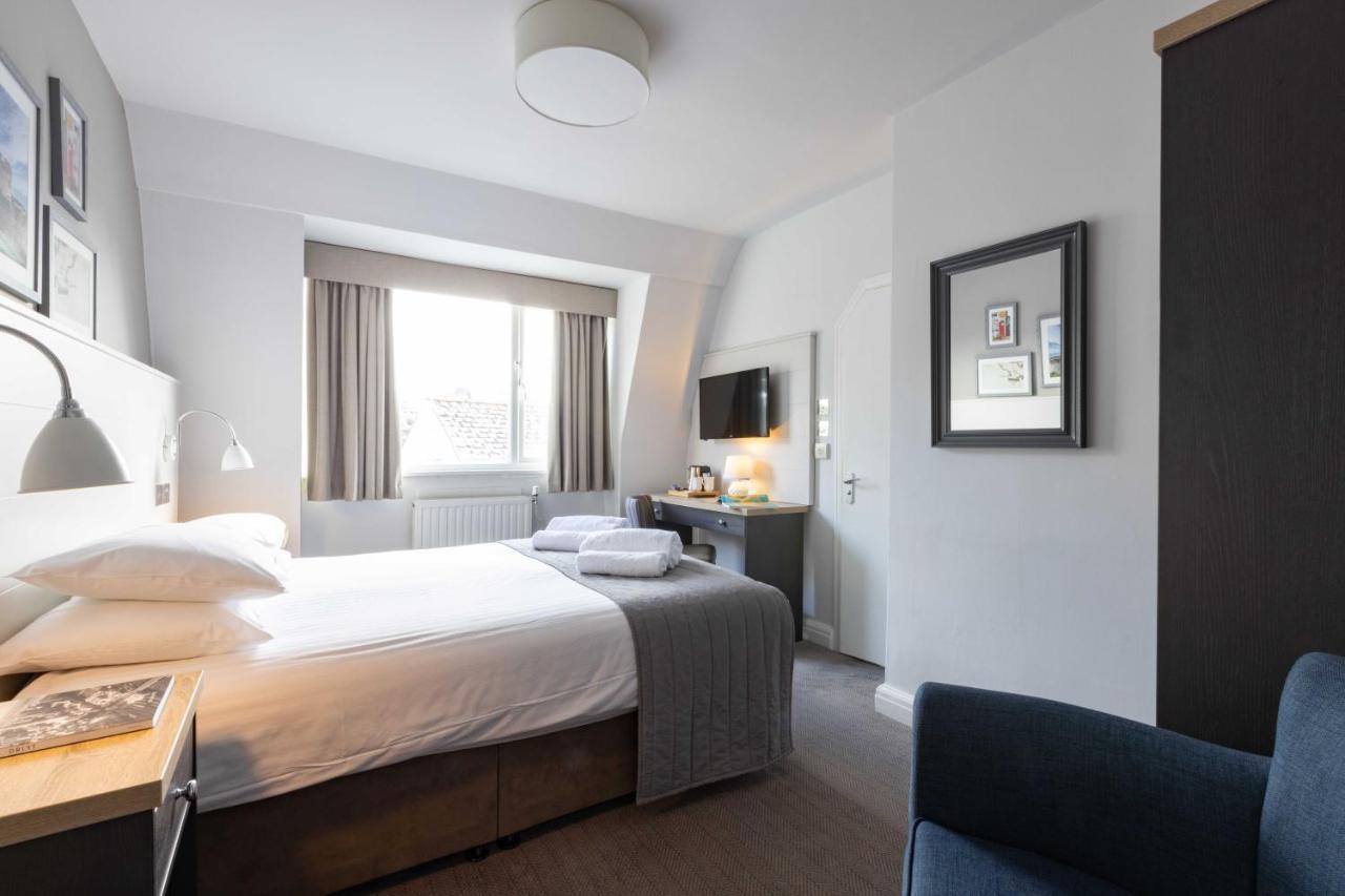 Ship And Castle Hotel Saint Mawes Room photo