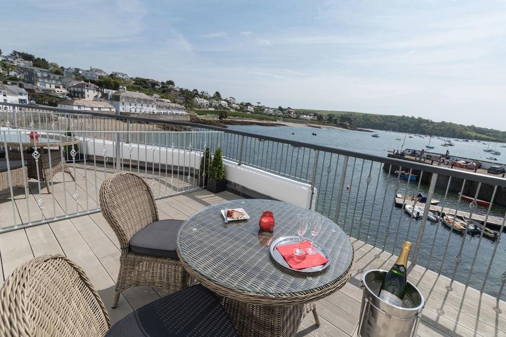 Ship And Castle Hotel Saint Mawes Exterior photo