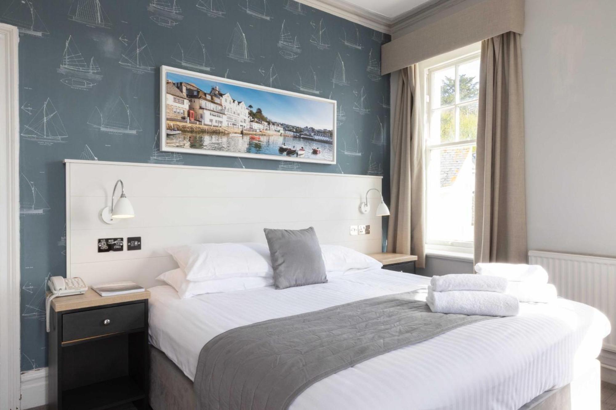 Ship And Castle Hotel Saint Mawes Exterior photo